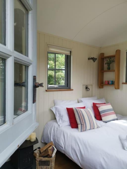 The Shepherd'S Hut @ Chichester Cottage Eksteriør billede