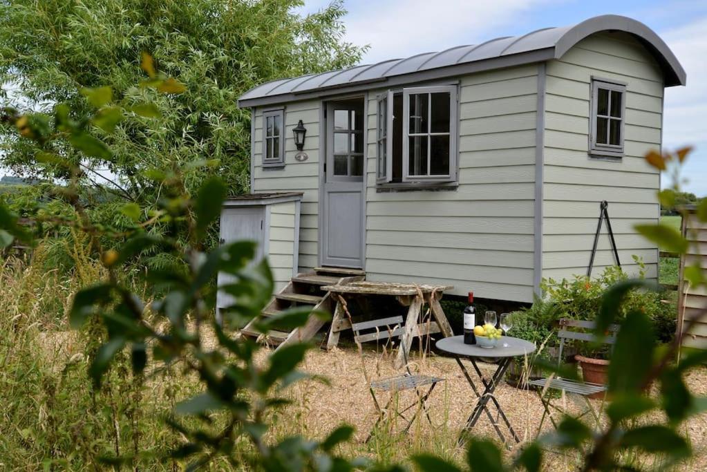 The Shepherd'S Hut @ Chichester Cottage Eksteriør billede